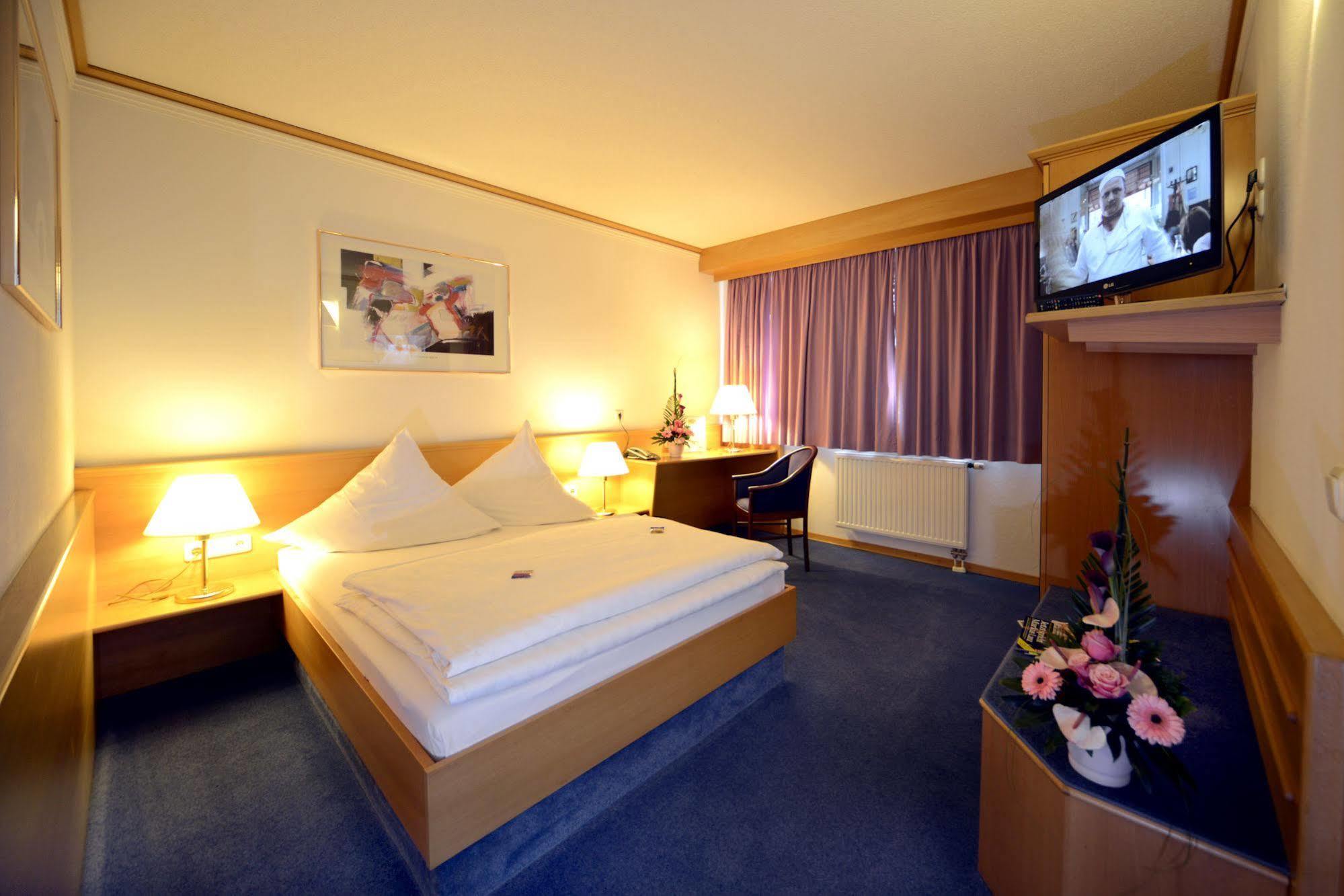 Hotel Bavaria Brehna Dış mekan fotoğraf
